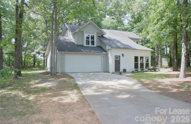 2520 Faircroft Way photos photos