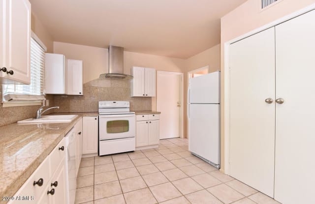 1001 E VIRGINIA Avenue - 1001 E Virginia Ave, Phoenix, AZ 85006