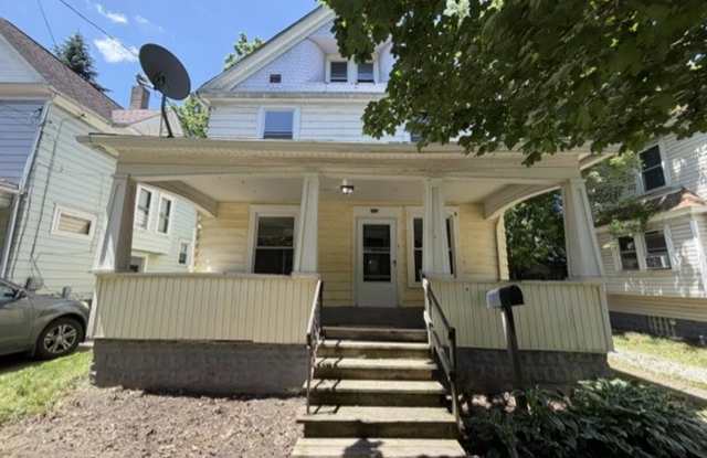 Room to Spread Out! 5-Bedroom Home with Covered Porch & Large Kitchen photos photos