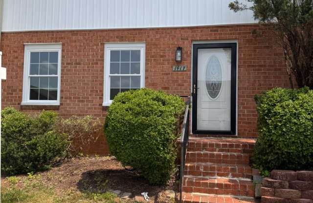 3 Bedroom || 1.5 Bathroom Townhome photos photos