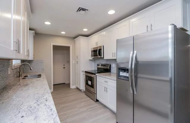 1141 E Malibu Dr Gallery 3