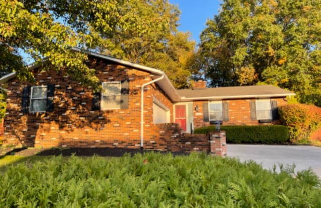 590 Uxbridge - 590 Uxbridge Avenue, Gahanna, OH 43230