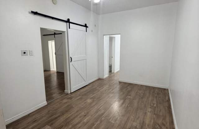 2221 Bassett Avenue Gallery 4