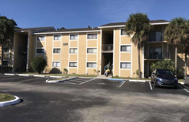 250 Palm Circle West unit 204 - 1 photos photos