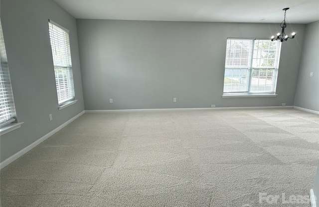 16727 Macanthra Drive Gallery 4