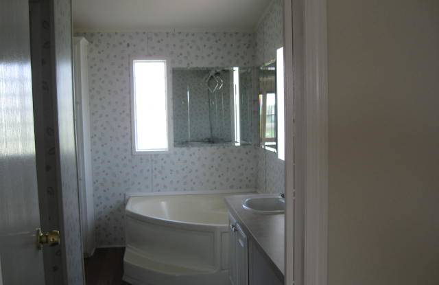 1786 CR 697 Gallery 3