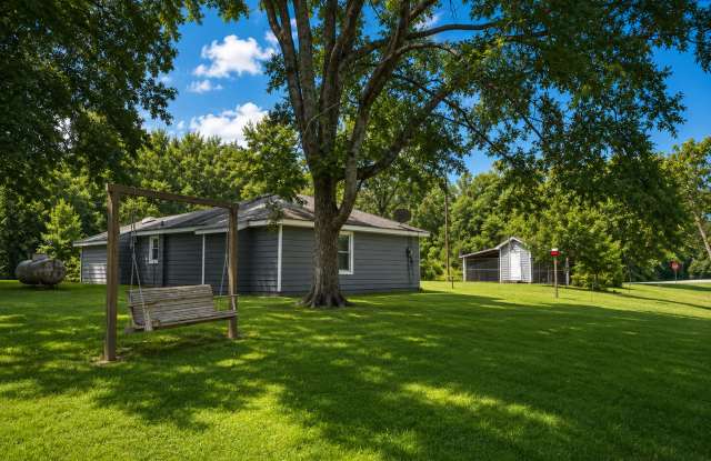 Charming 2 Bedroom 1 bath home Gallery 3
