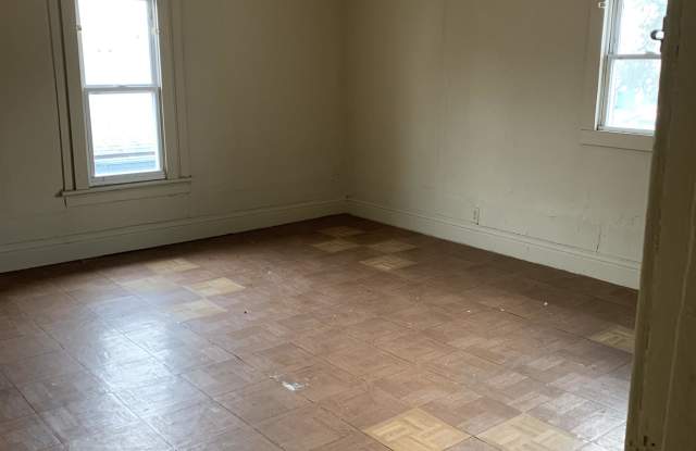 604 1/2 West Marion Street Gallery 2