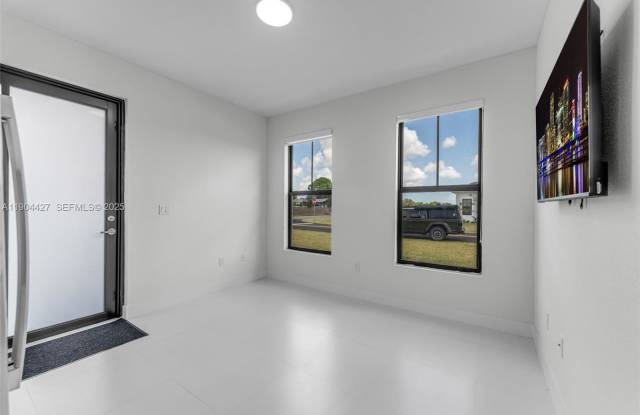 32206 Southwest 196th Avenue Gallery 4