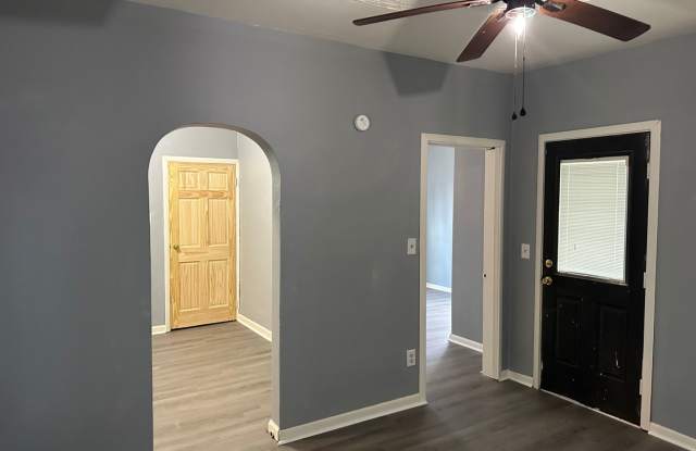 Coming Soon-Freshly updated, 3 bedroom home with eat in kitchen and garage Gallery 4