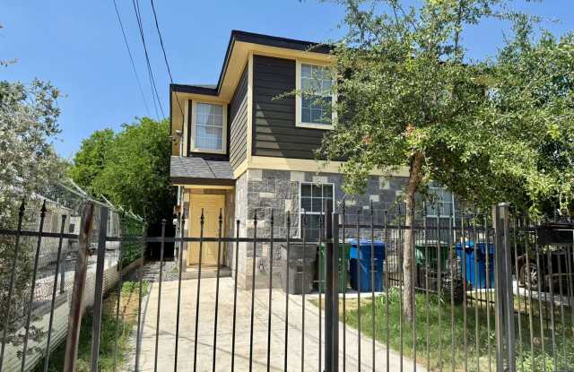 For Rent - 3107 W Travis St , San Antonio, Texas 78207 photos photos
