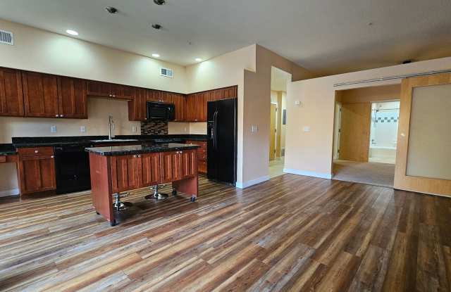 Main Floor Modern Louisville Condo with 2 Underground Parking Spaces Gallery 3