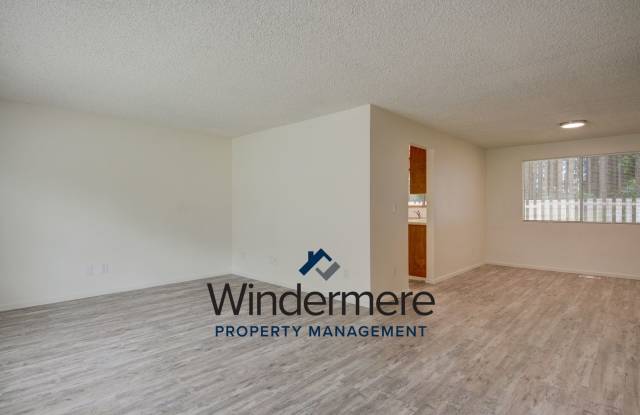 4 bedroom 3 bathroom pet friendly home Gallery 4