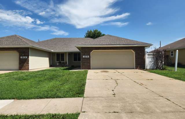 Wow! Fresh 3BR, 3BTH 2 car att gar rancher in Shawnee Heights schools photos photos