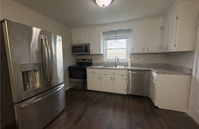 3022 Fielding Road Gallery 2