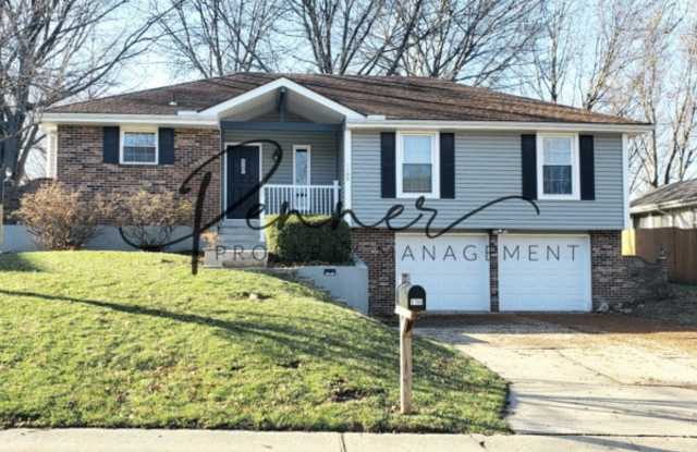 1100 NW OAKRIDGE DR photos photos