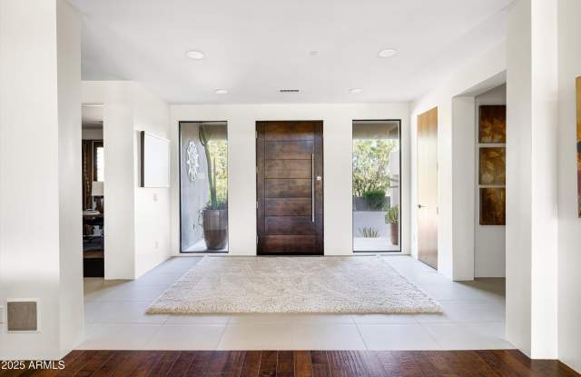 9894 E MIRAMONTE Drive Gallery 3