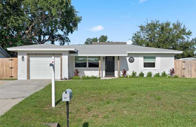 1715 THOMAS DRIVE photos photos