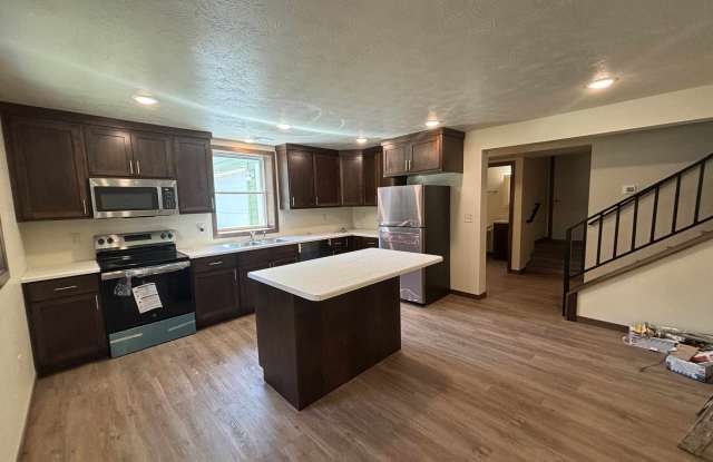 1823 E 34th St N photos photos