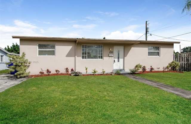 2921 N 74th Ave photos photos
