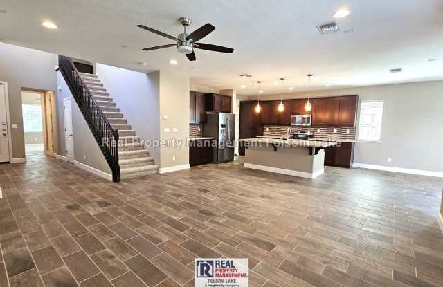 Spacious 4-Bedroom 3-bathroom Folsom Home on Quiet Court – Walk to Folsom Lake Gallery 4