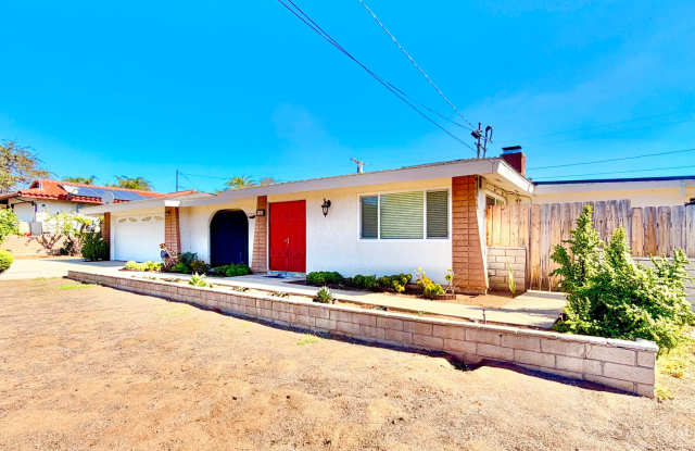 Wonderful Single-Story Home with Remodeled Kitchen and Baths, Fresh Paint, and Minutes to downtown Fallbrook! - 109 Del Sureno, Fallbrook, CA 92028