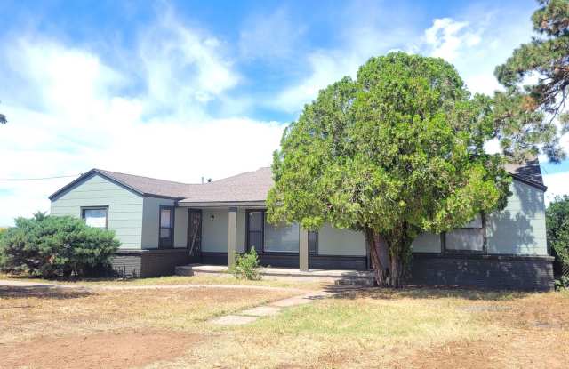 Beautiful County Home Awaits You! 3/2/2 Available November 2026! Gallery 4