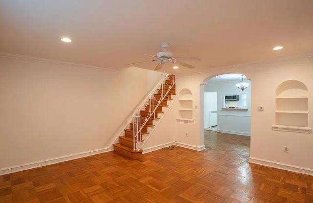5935 JANNETTE Street Gallery 4