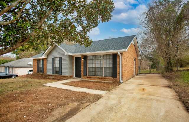 ** 3 Bed 2 Bath located off Wares Ferry rd ** Call 334-366-9198 to schedule a self tour photos photos