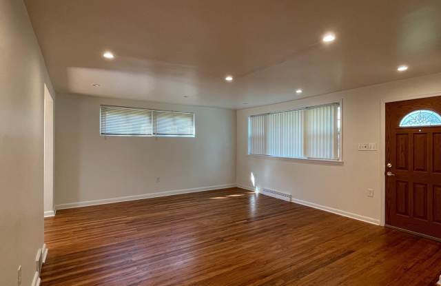 21 W GOLF CLUB Lane Gallery 4