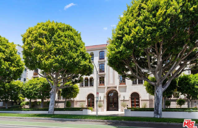 9249 Burton Way Gallery 1