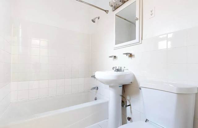 4489 Broadway Apt 7CU4 - 4489 Broadway, New York City, NY 10040