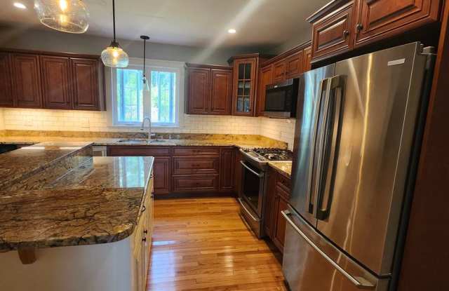 Oversized 3-Bedroom Duplex for Rent – $3,000/Month Gallery 4