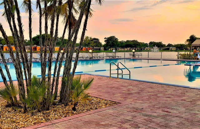 250 Gate Rd - 250 Gate Road, Hollywood, FL 33024