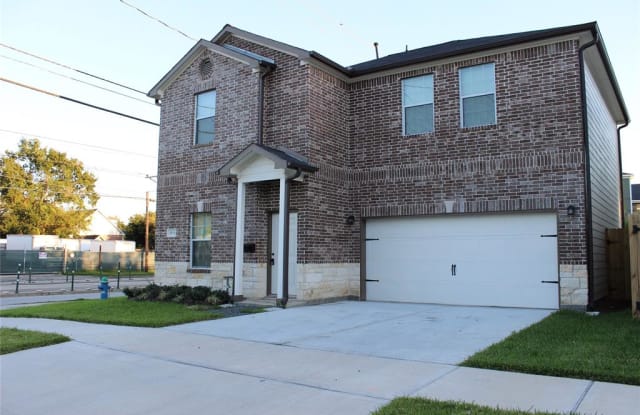 201 Danna Lane - 201 Danna Ln, Houston, TX 77009