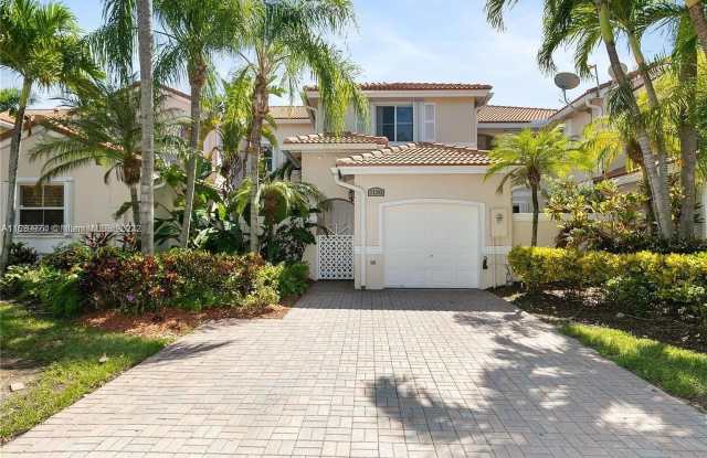 1130 Chestnut Ln - 1130 Chestnut Lane, Hollywood, FL 33019