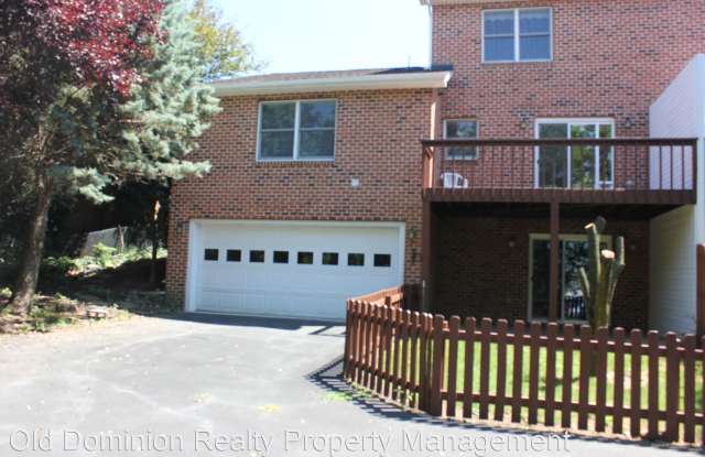 245 Emerald Drive Gallery 4