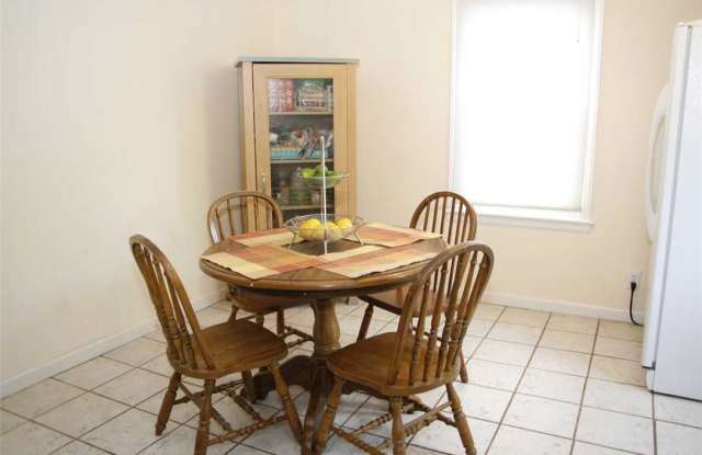 9837 Iveland Drive Gallery 4