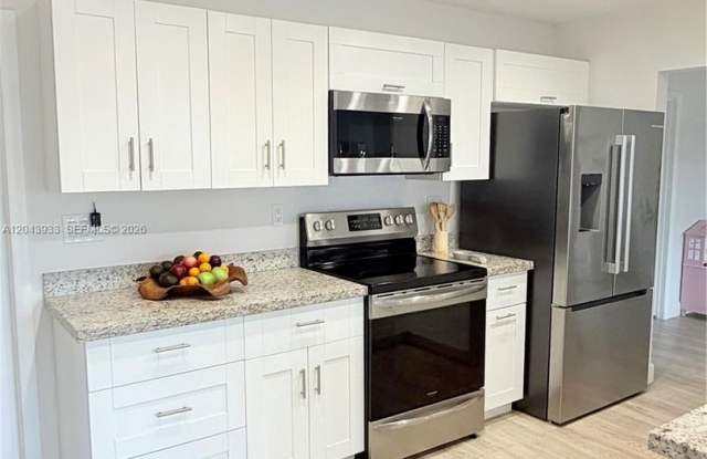 3430 NW 21st Avenue 3430, Oakland Park, FL 33309 - 5715 photos photos