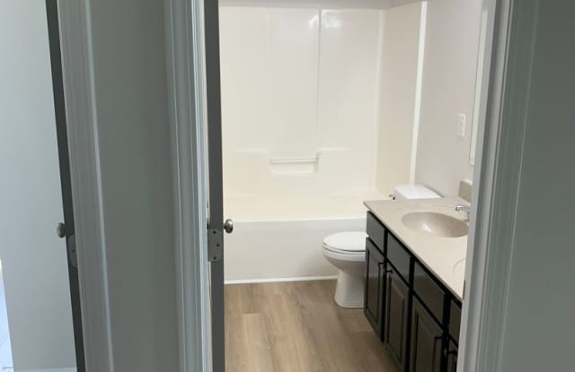 Spacious 4BR House in Charlotte Gallery 3