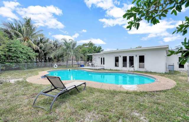 2417 Pierce Street -, Hollywood, FL 33020 Gallery 3