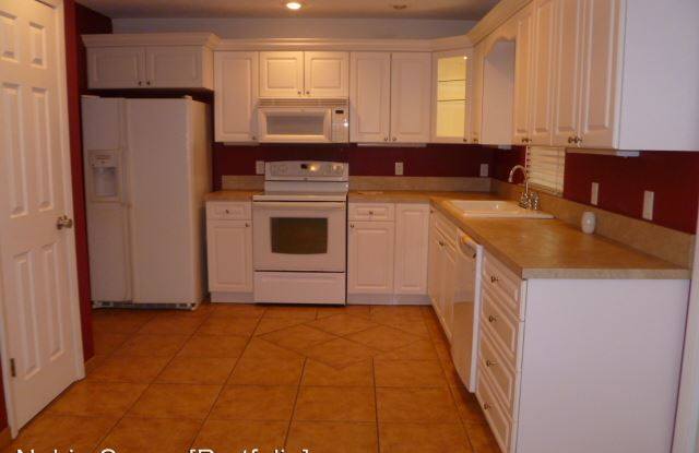 1818 Park Ct. Gallery 3