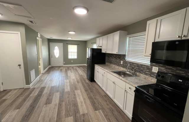 1706 Lake Avenue Gallery 3
