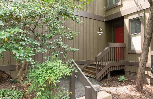 11914 W. Briarpatch Drive is a charming 3 bedroom, 2.5 bath condominium located in the heart of Chesterfield County! photos photos