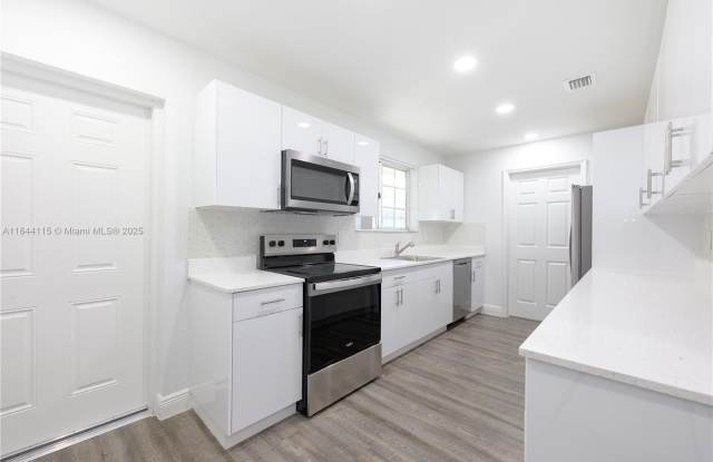 2355 NW 99th Ter photos photos