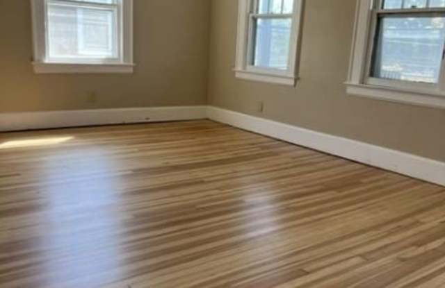 10 Warman St Gallery 1
