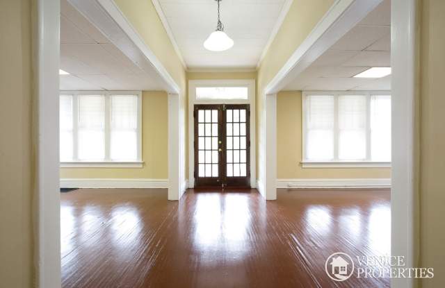 12 Bedroom on OSU Campus Gallery 3