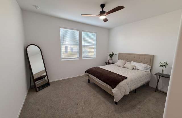 1527 E GLAZIER Drive Gallery 3