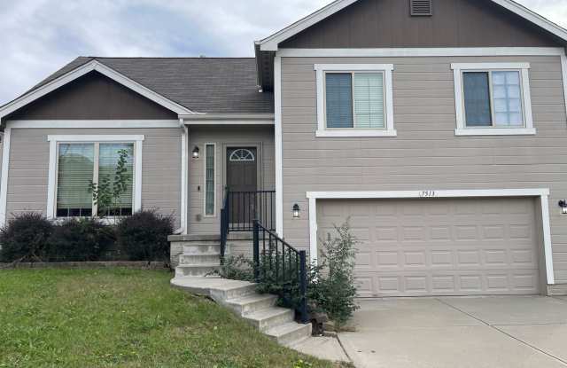 3 bedroom 2 bath 2 car garage $2100 Gallery 1