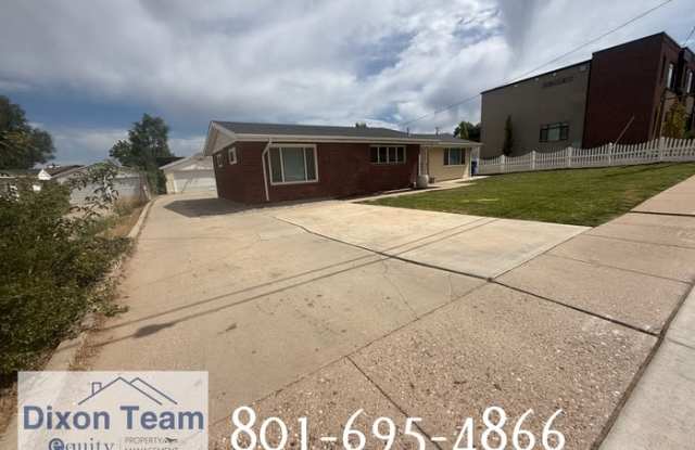 44 W 150 North Gallery 3